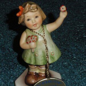 MINT CONDITION "Forever Yours" Goebel Hummel Figurine #793 - CHRISTMAS GIFT!